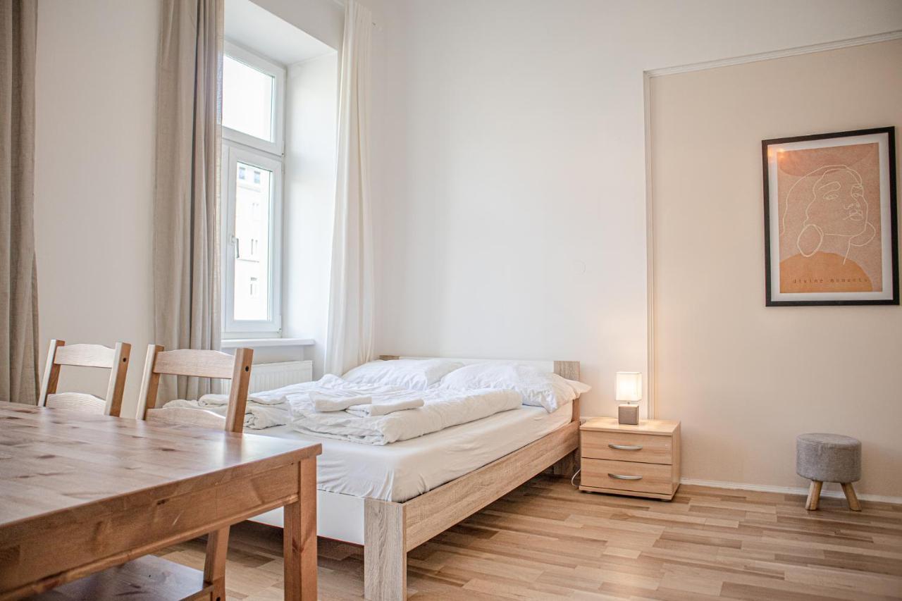 Bright & Stylish, 2 Neighboring - 4brs Apartament *
