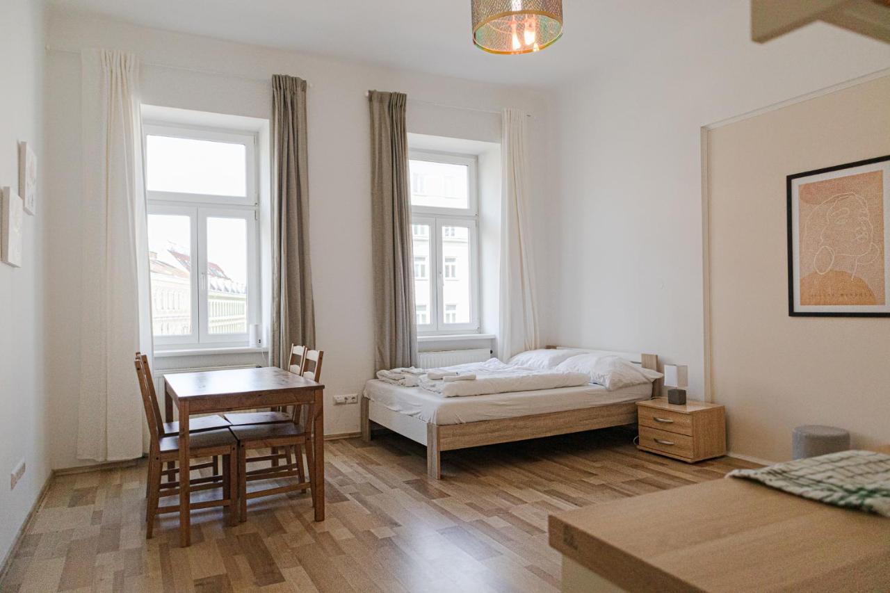 Bright & Stylish, 2 Neighboring - 4brs Apartament