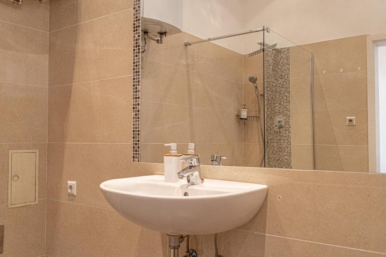 Apartament Bright & Stylish, 2 Neighboring - 4brs Viena